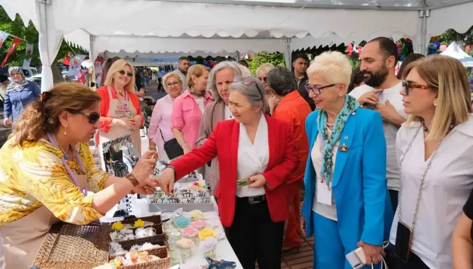 Adana Girişimci Kadın Emeği Pazarı açıldı