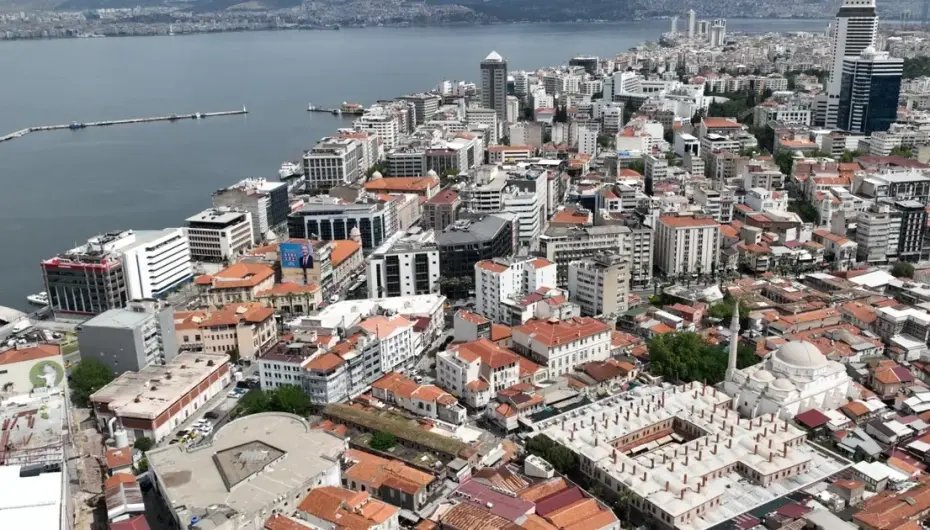 “İzmir Yenileniyor” markası tescillendi