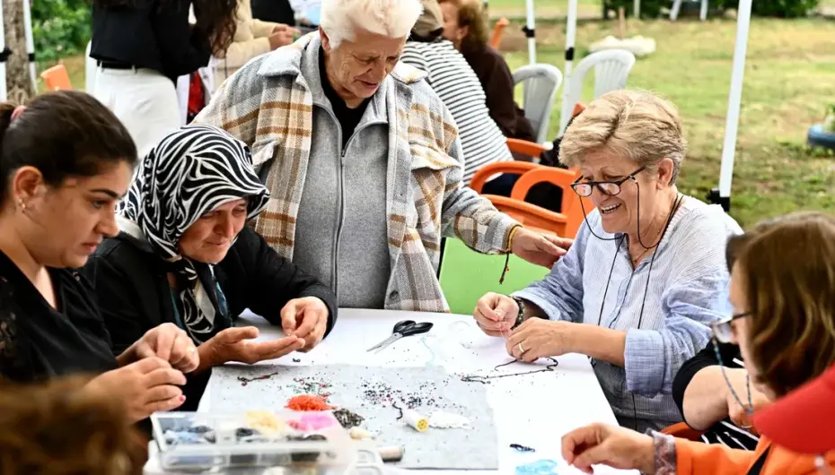 Yaşlı evlerinde bahar şenliği