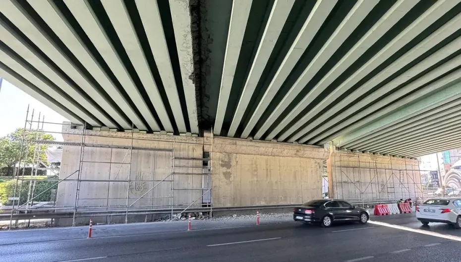 İstanbul'da D-100 Cevizli Kavşağı Üst Geçidi güçlendirildi