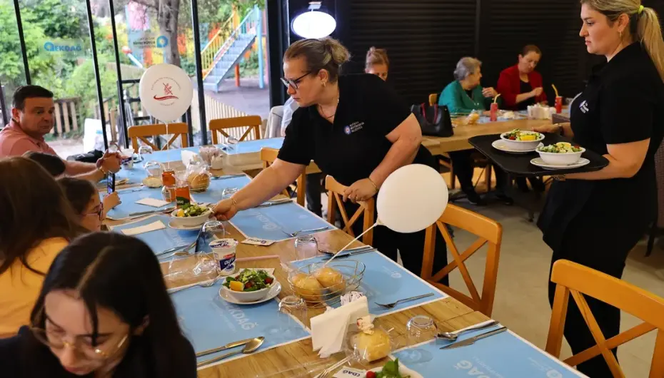 Antalya'da çölyak hastaları glütensiz sofrada buluştu