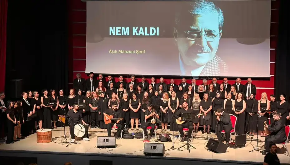 Kocaeli Gebze’de Türk Halk Müziği konserine yoğun ilgi