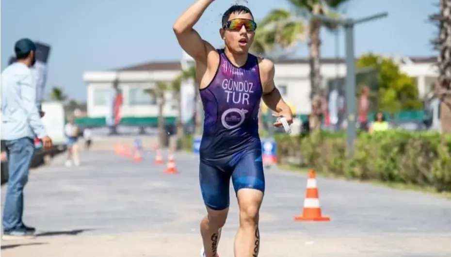 Ordu’lu sporcu Ayvalık Triatlonu’nda birinci