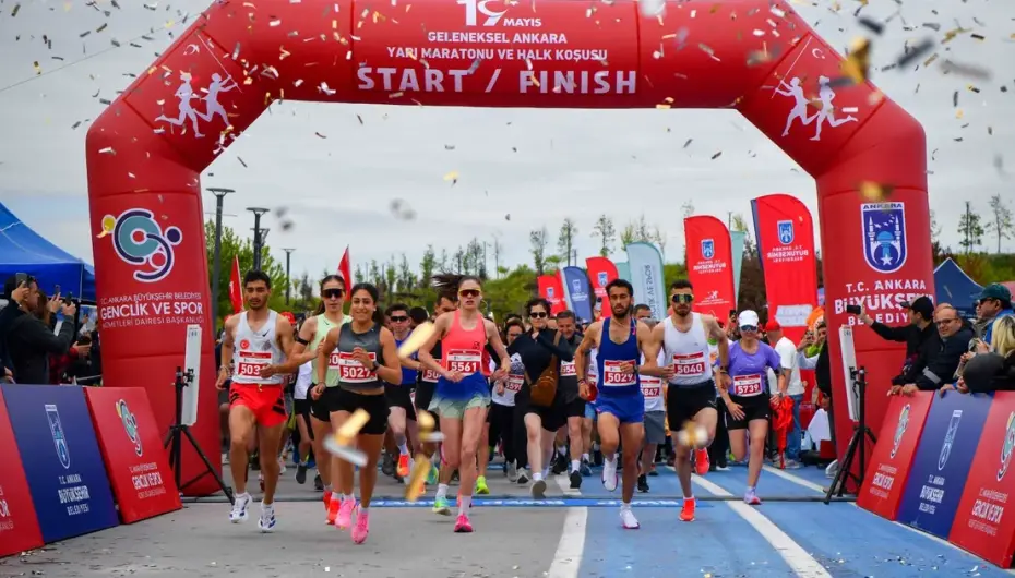 Ankara ATA Çiftliği’nde binlerce sporcu koştu