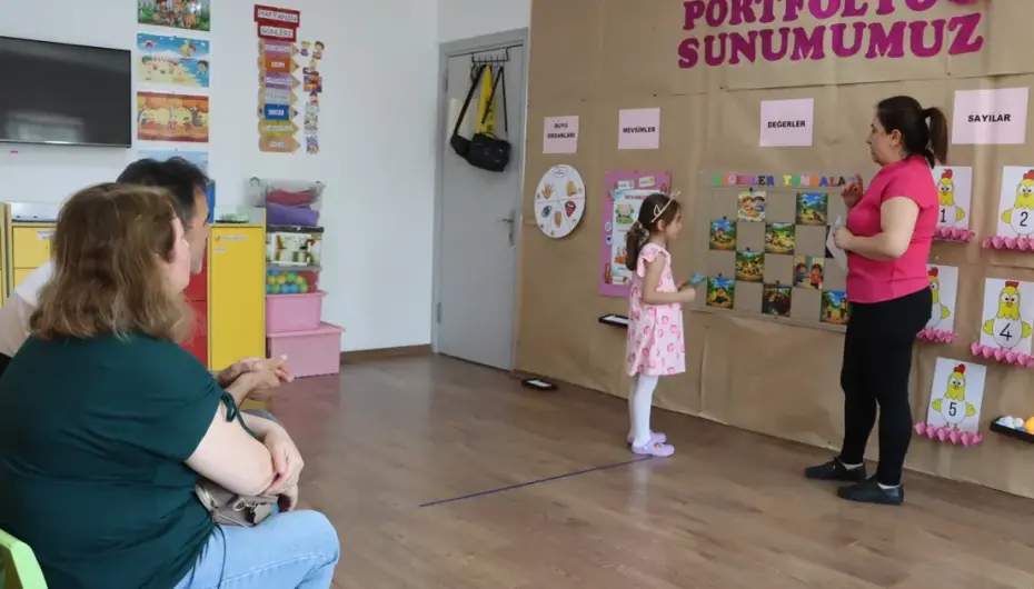 Maltepeli miniklerden ailelerine hüner sergisi
