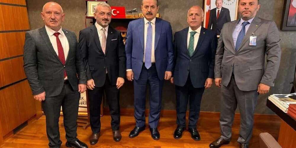 Artvin Ticaret Borsası’ndan Milletvekili Faruk Çelik’e ziyaret