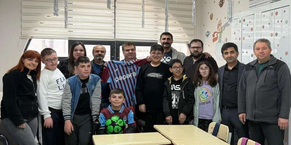 Trabzonspor sevgisi yüzünü güldürdü