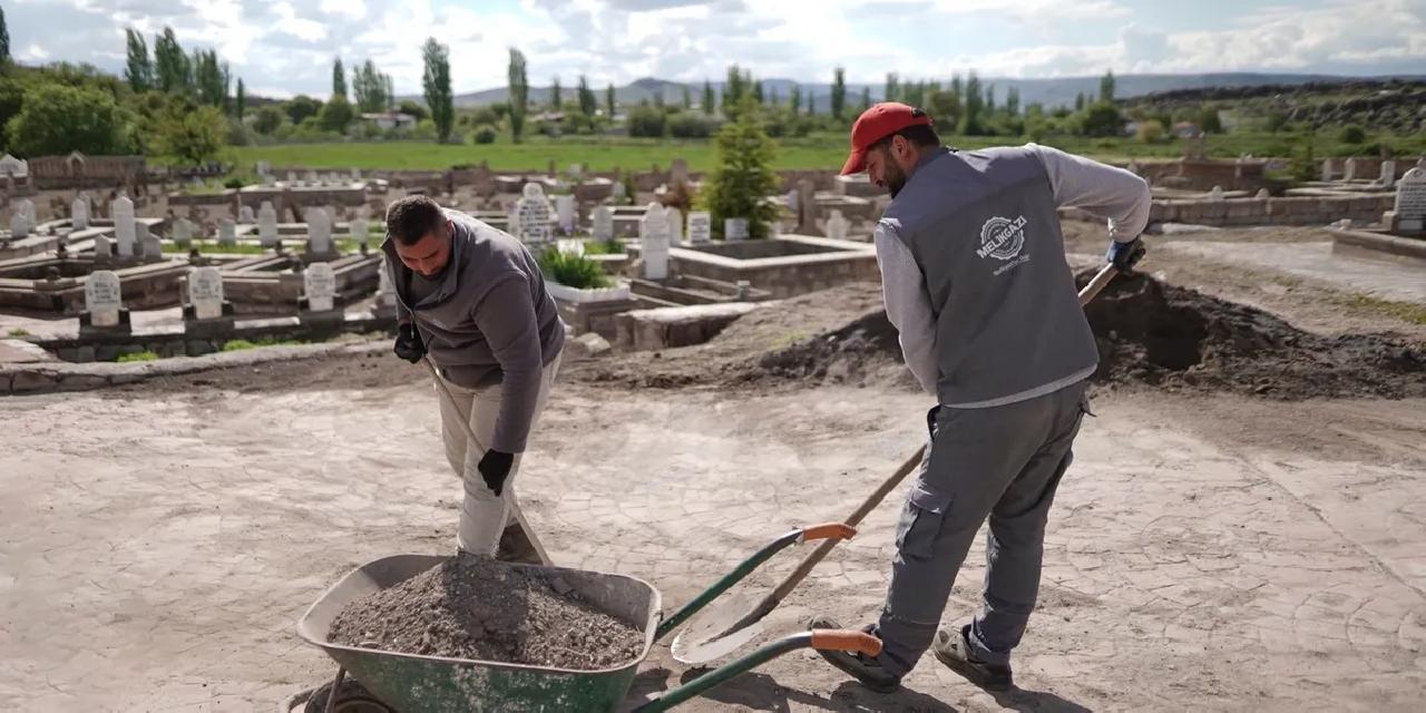 Kayseri Melikgazi'de mezarlıklar bayrama hazır