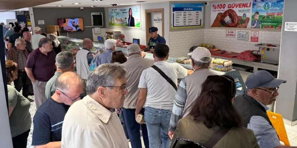 Aydın'da Halk Ege Et’te bayram indirimi yoğun ilgi gördü