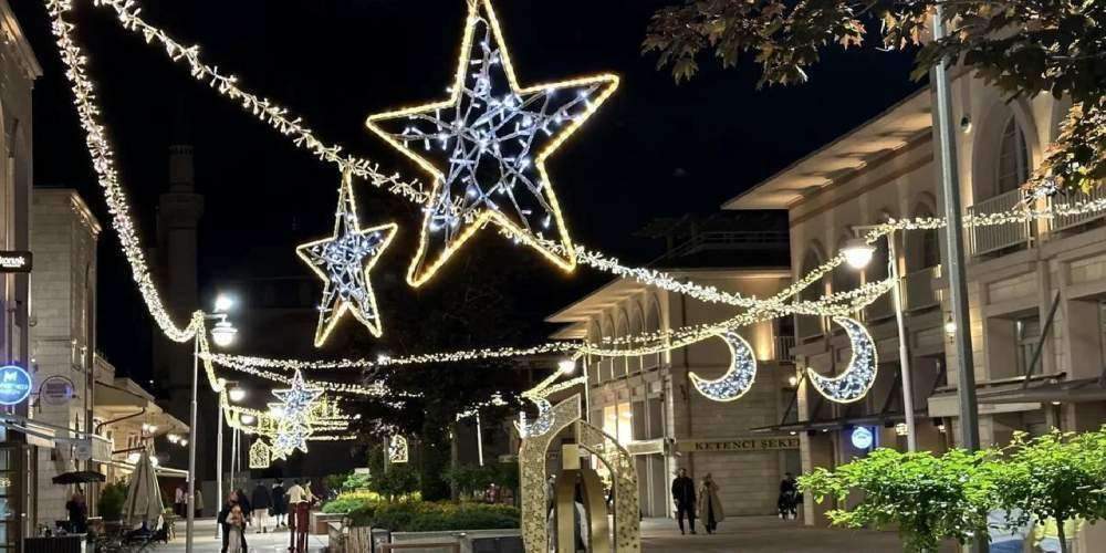 Konya bayram coşkusunu şehir süslemelerine yansıttı