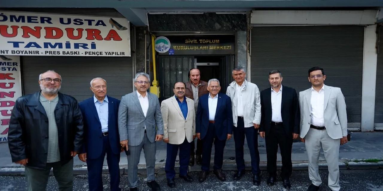 Gönüllü STK'lar Memduh Büyükkılıç'la bayramlaştı