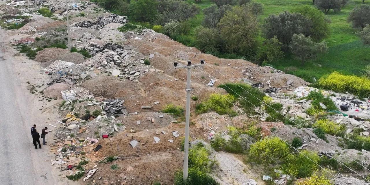 Manisa'da kaçak moloz dökülen alanlar temizlendi