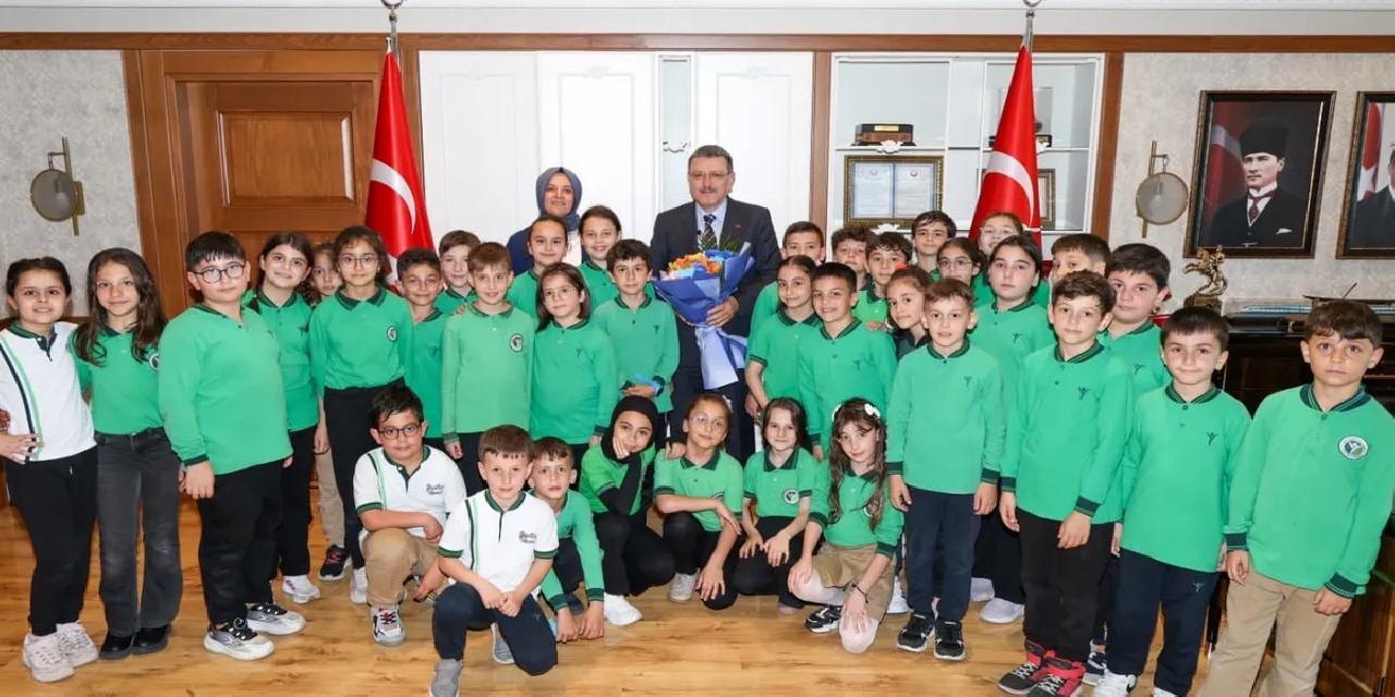 Trabzon'da Başkan Genç’ten minik misafirlerine maç sözü!