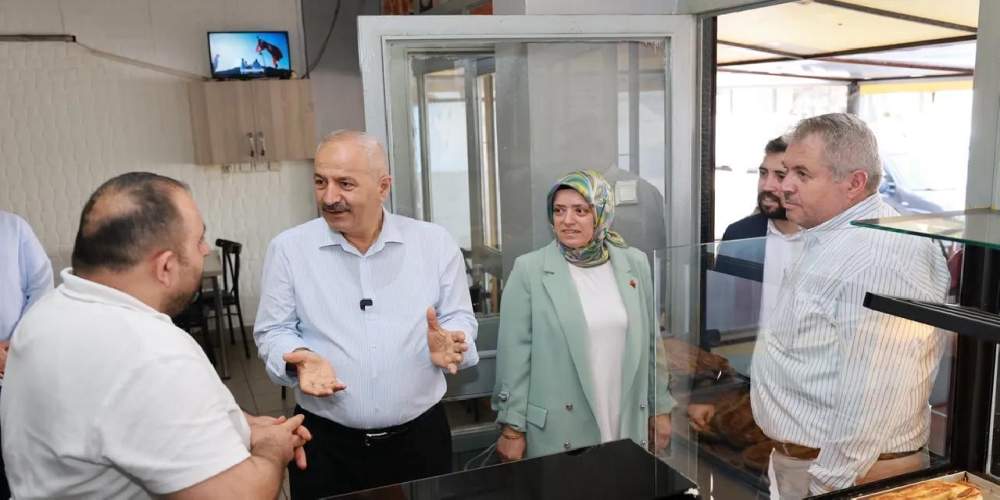 Kocaeli Gebze’de Başkan Büyükgöz esnafla buluştu