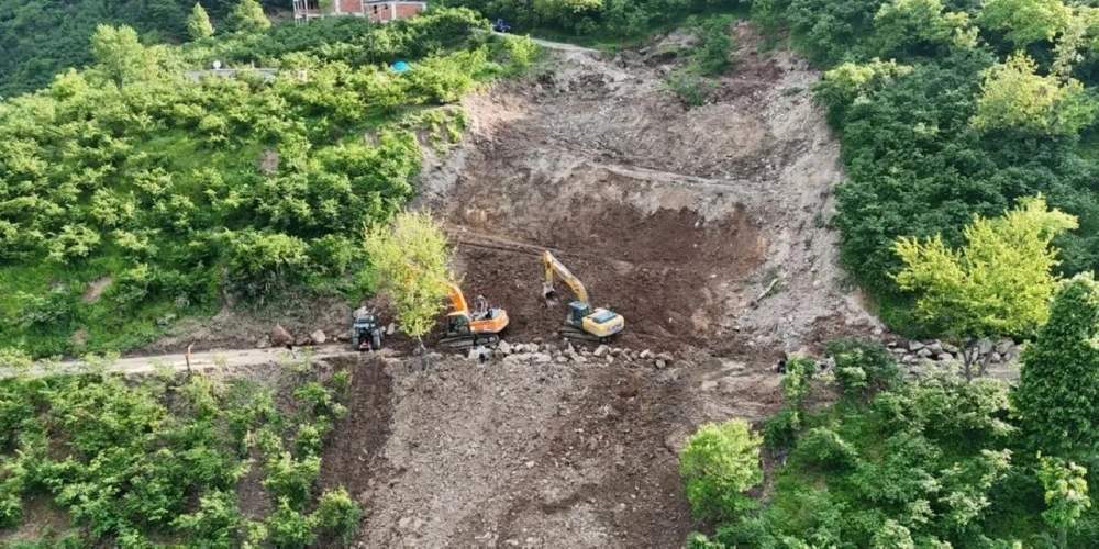 Ordu’da heyelan temizlendi, yol yeniden açıldı