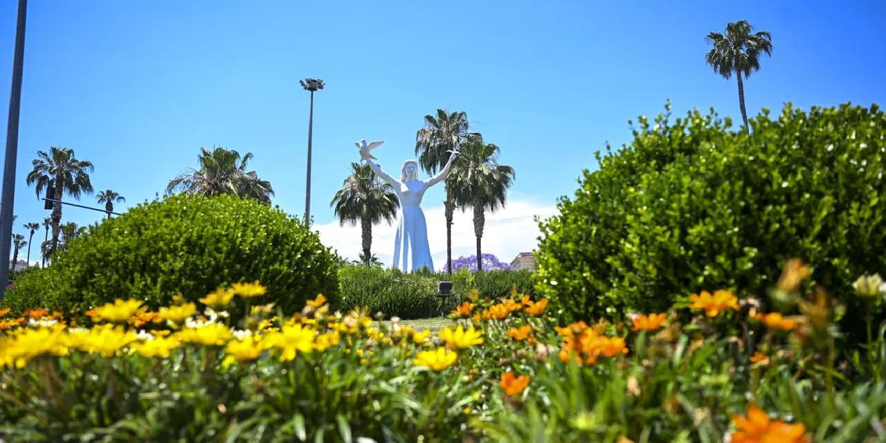 Mersin’de kent estetiğine yaz dokunuşu