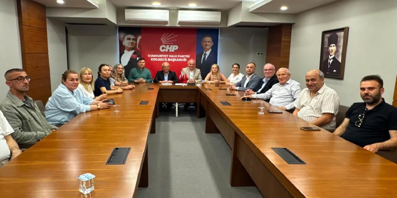 CHP Kocaeli Parti Okulu eğitmenlerinden Özgür Özel'e destek mesajı