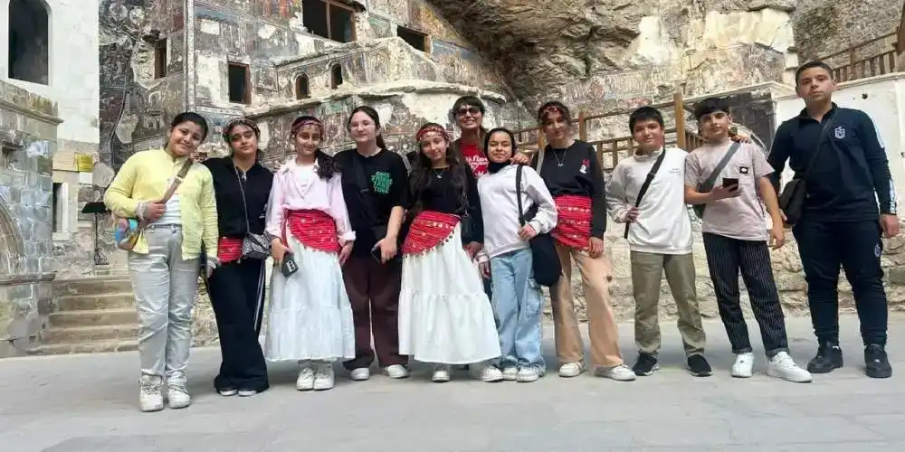 Mardin'den Karadeniz'e sanat köprüsü: Yeşilli YBO Korosu tarih yazdı!