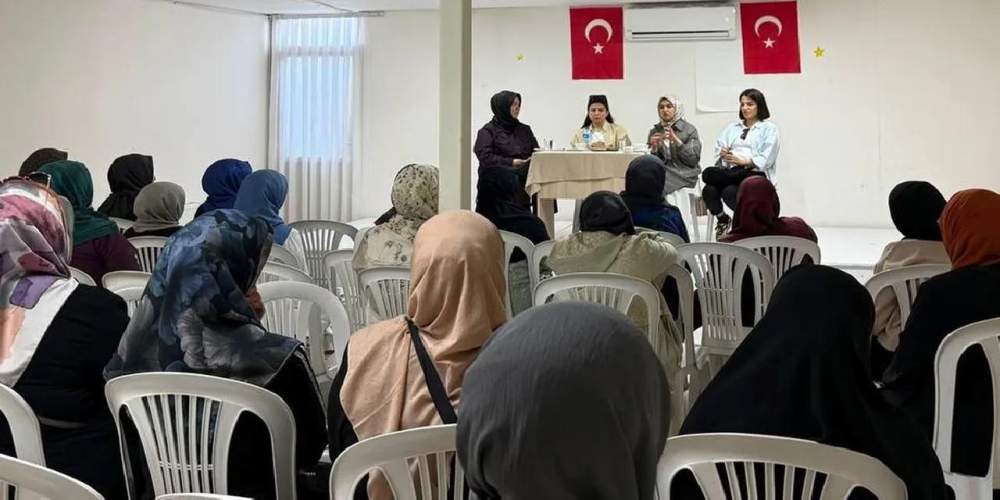 Sakarya Akyazı’da kadınlara rehberlik eden buluşma