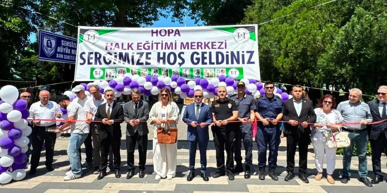 Artvin’de kursiyerlerin el emeği ürünleri vatandaşlarla buluştu