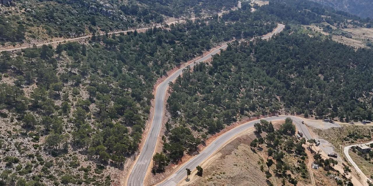 Mersin Büyükşehir, Gülnar’da 5 mahallenin yolunu genişletti