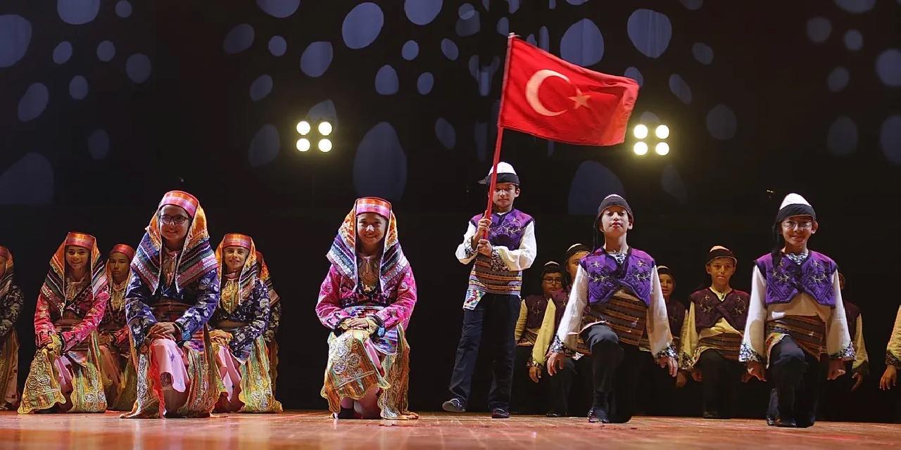 Konya'da 'Halk Oyunları' heyecanı