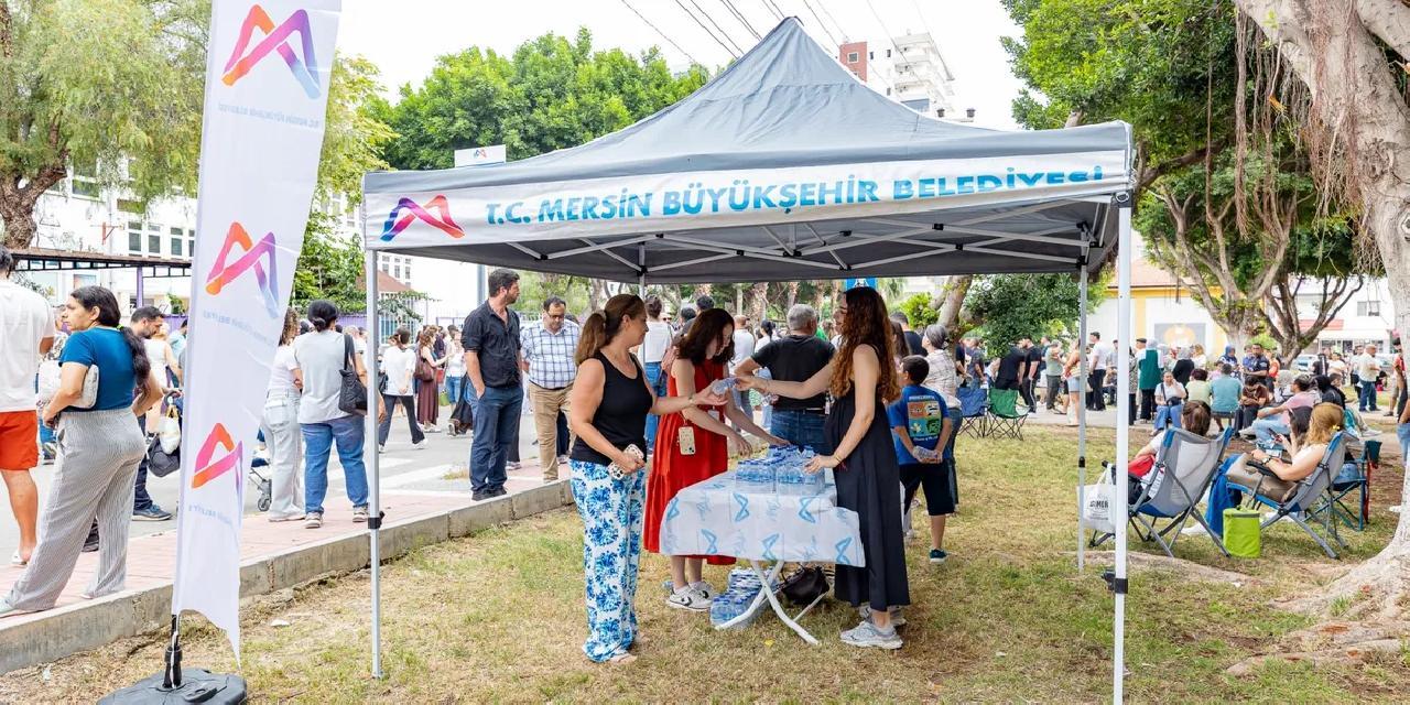 Mersin Büyükşehir öğrencileri ve ailelerini LGS günü de yalnız bırakmadı