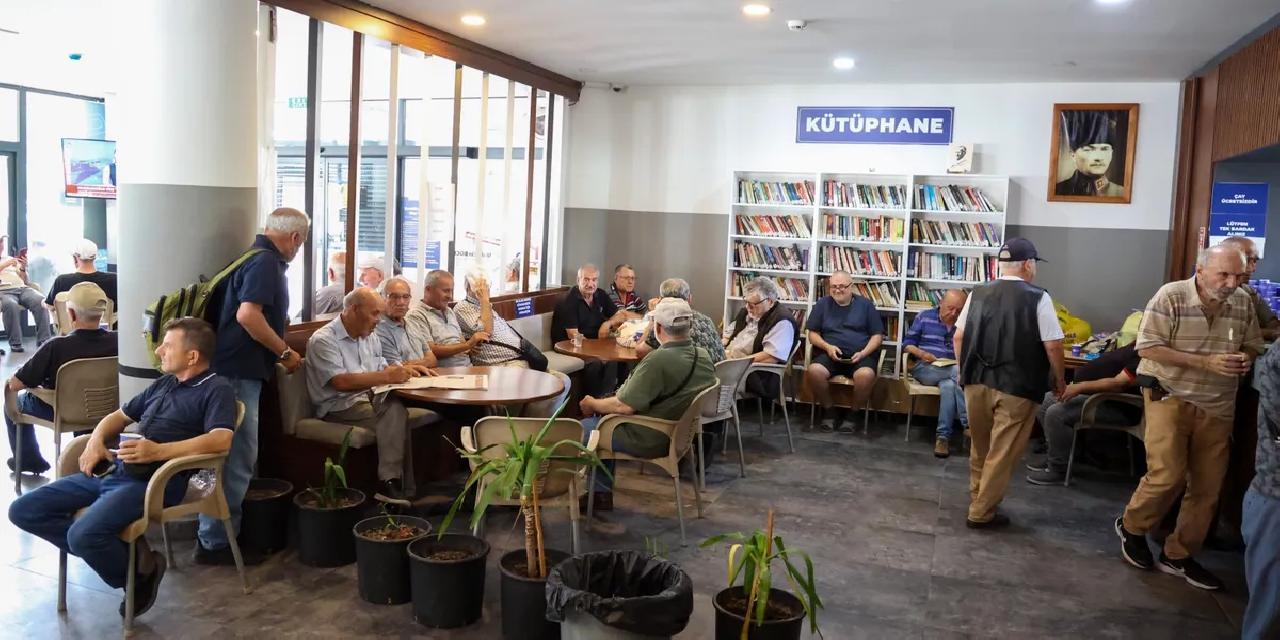 Antalya’da emekli kahveleri yoğun ilgi görüyor
