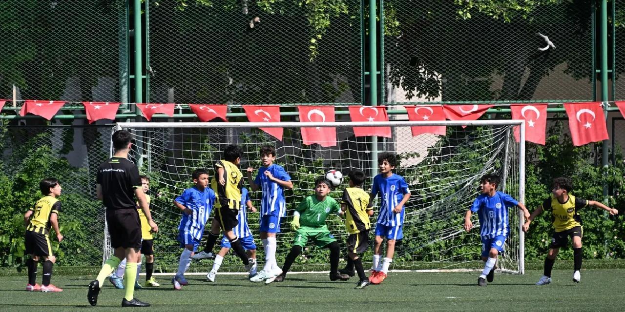 Mersin’de Çocuk Futbol Şenliği devam ediyor