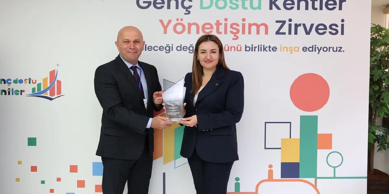 Antalya’ya ‘Genç Dostu Kent’ ödülü