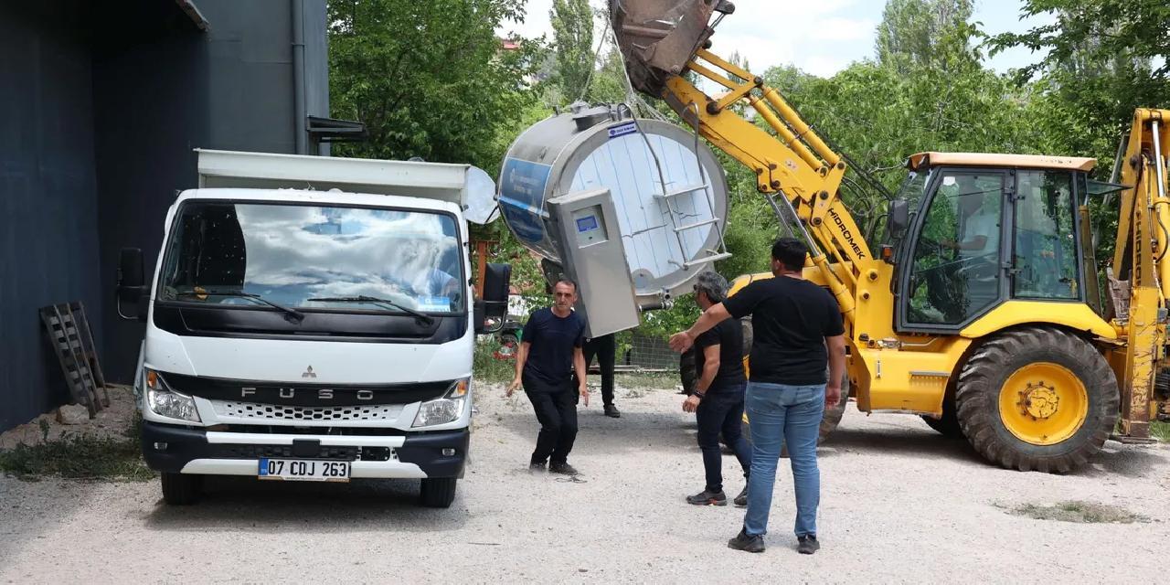Antalya'da Kaş Sütleğen'e 4 tonluk süt soğutma tankı