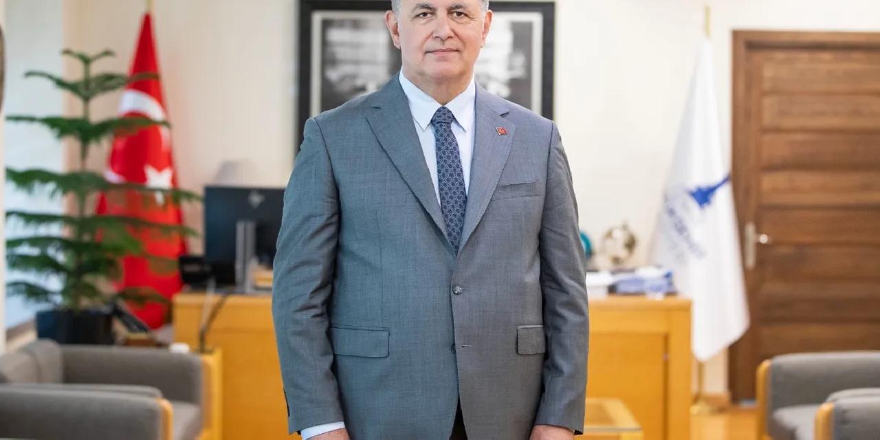 Cemil Tugay CHP'den istifa etti! Görevini bağımsız sürdürecek