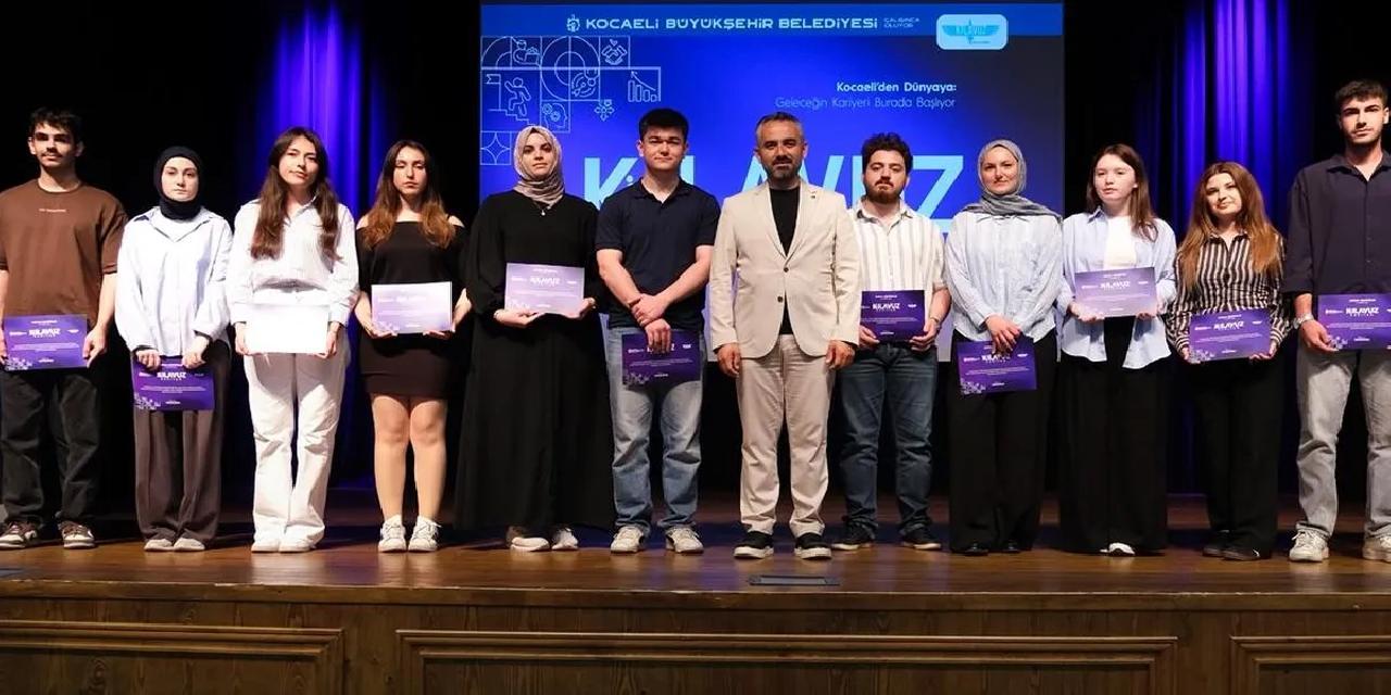 Kılavuz Kariyer’de 358 öğrenci sertifika aldı