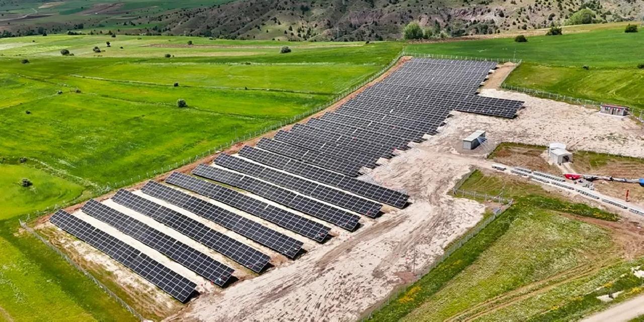 Sivas Belediyesi enerjisini güneşten üretecek... Özbelsan GES hizmete girdi