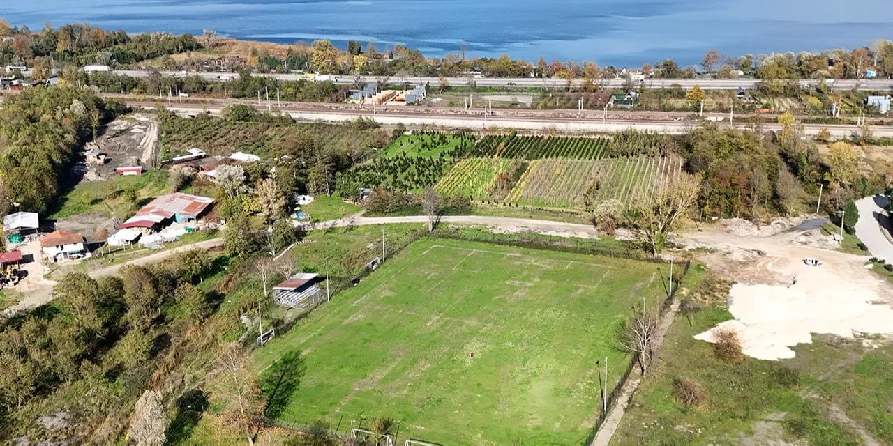 Sakarya Kurtköy’e FIFA standartlarında futbol sahası inşa edilecek