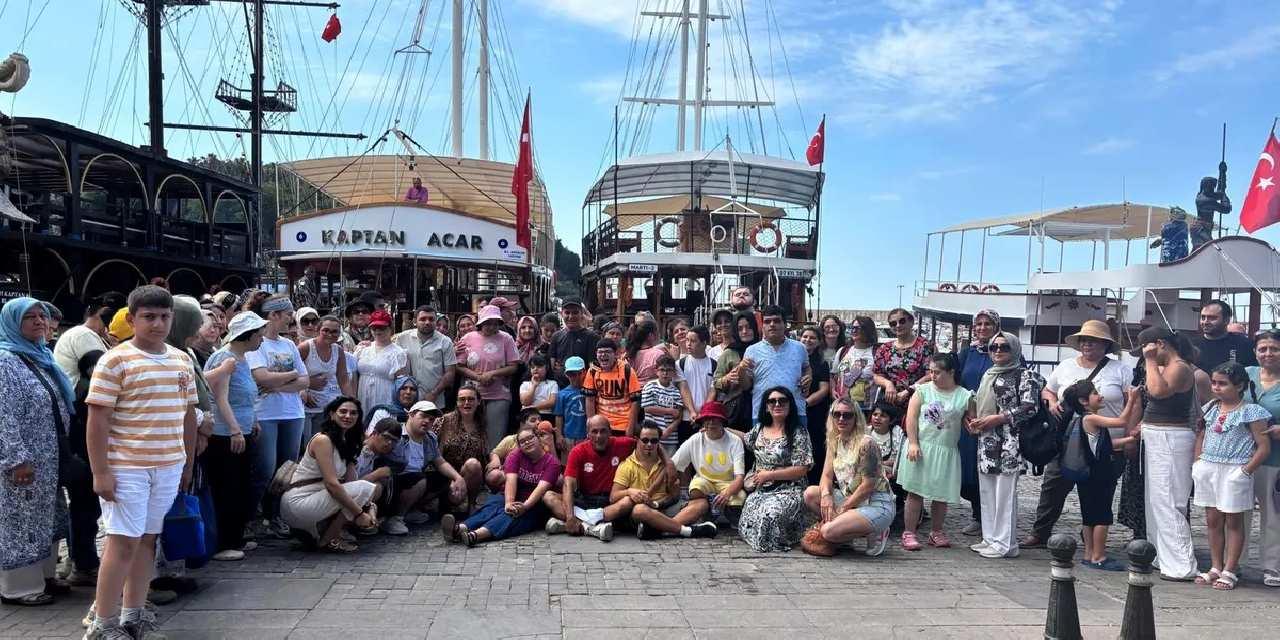 Antalya Muratpaşa'da özel gereksinimli bireyler Akdeniz’e açıldı
