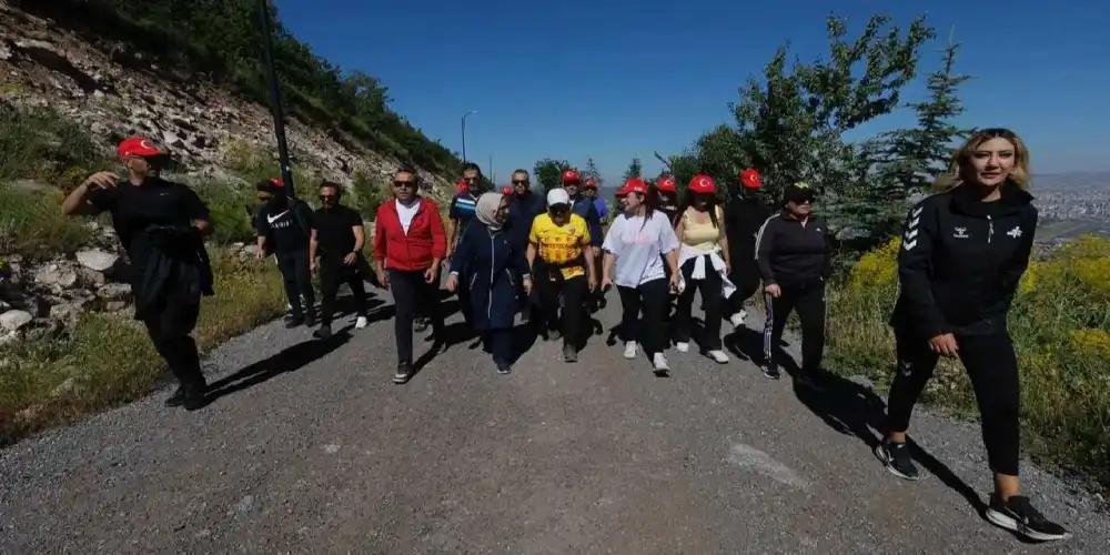 Kayseri Büyükşehir'den Yaza Merhaba Doğa Yürüyüşü