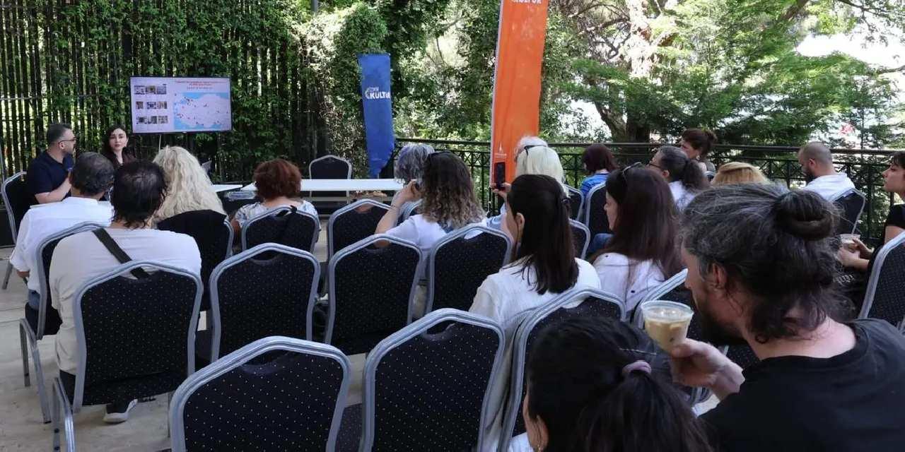 İzmir Şato’da “Şehrin Panoları” hayat buldu
