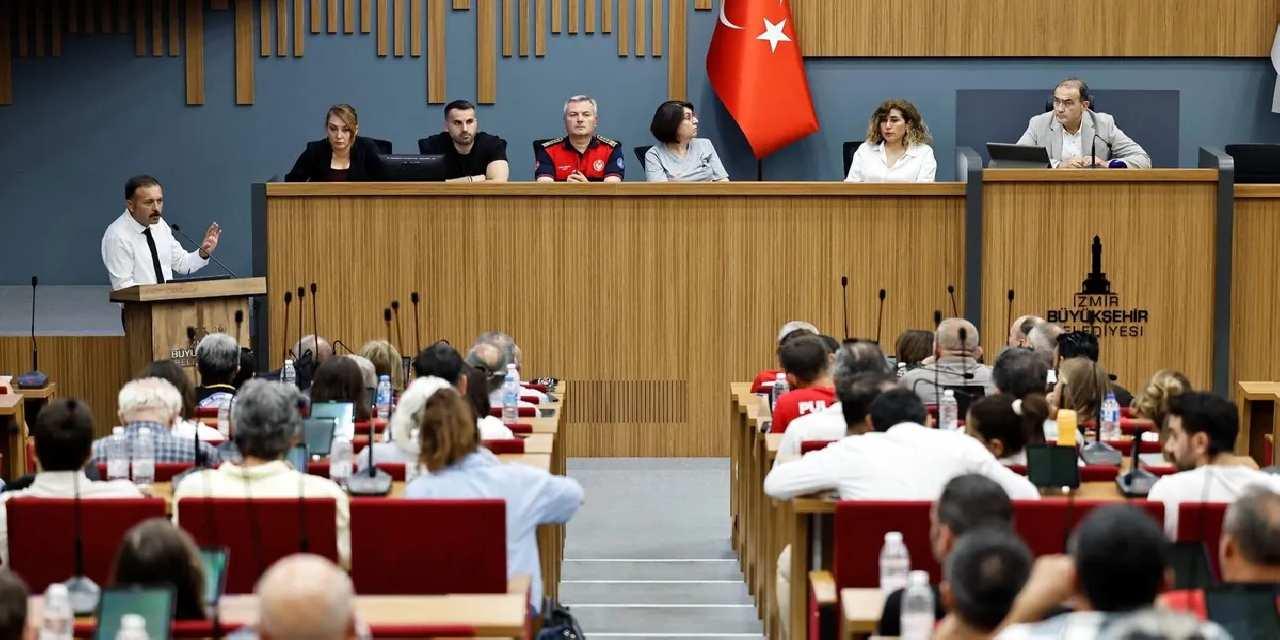 İzmir'de afetlere karşı dayanışma ağı güçleniyor