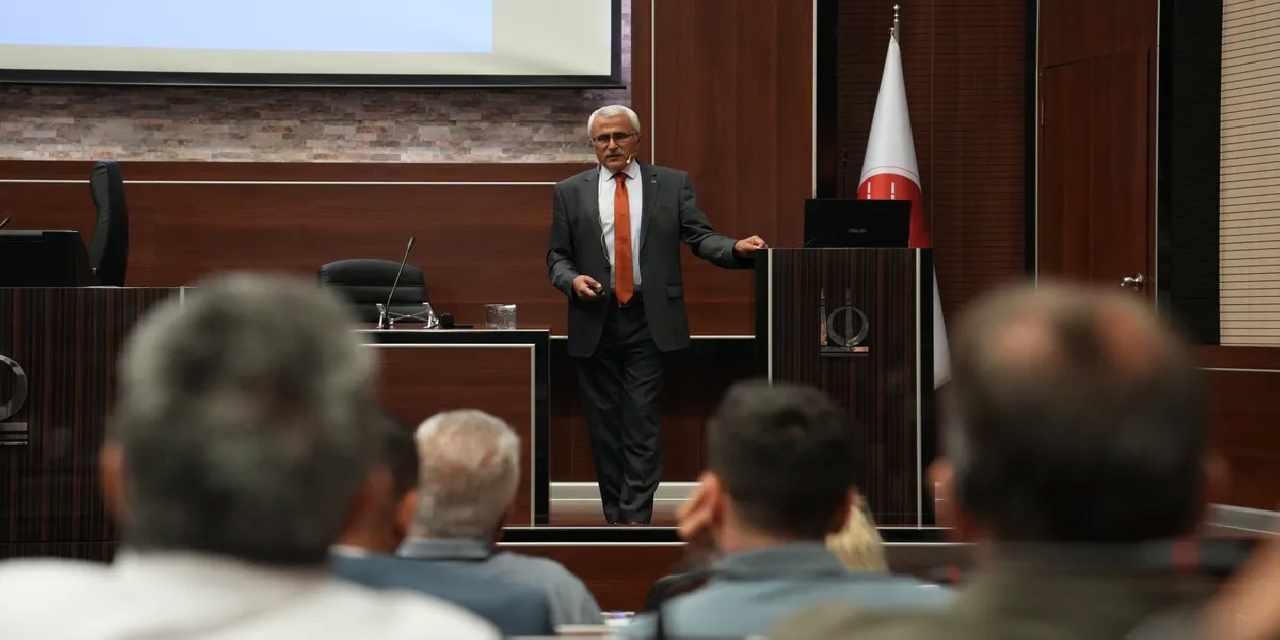 Ankara Keçiören'de belediye personeline hizmet içi eğitim