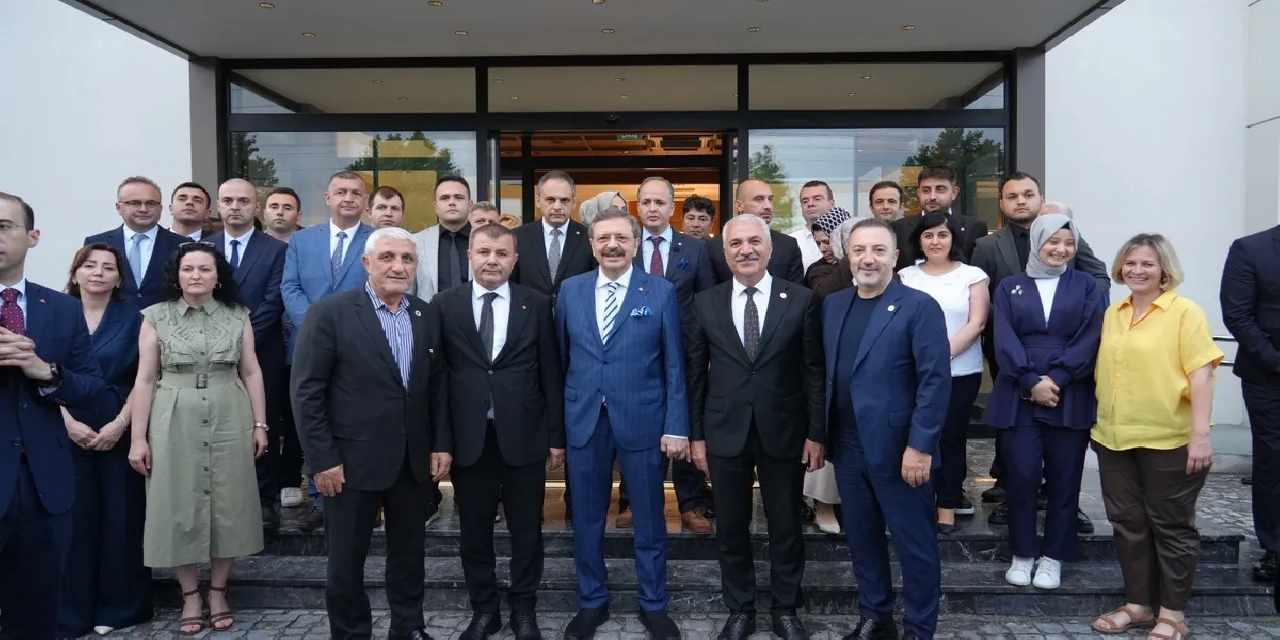 Gebze Ticaret Odası Heyeti, TOBB Başkanı Hisarcıklıoğlu ile Sakarya'da buluştu