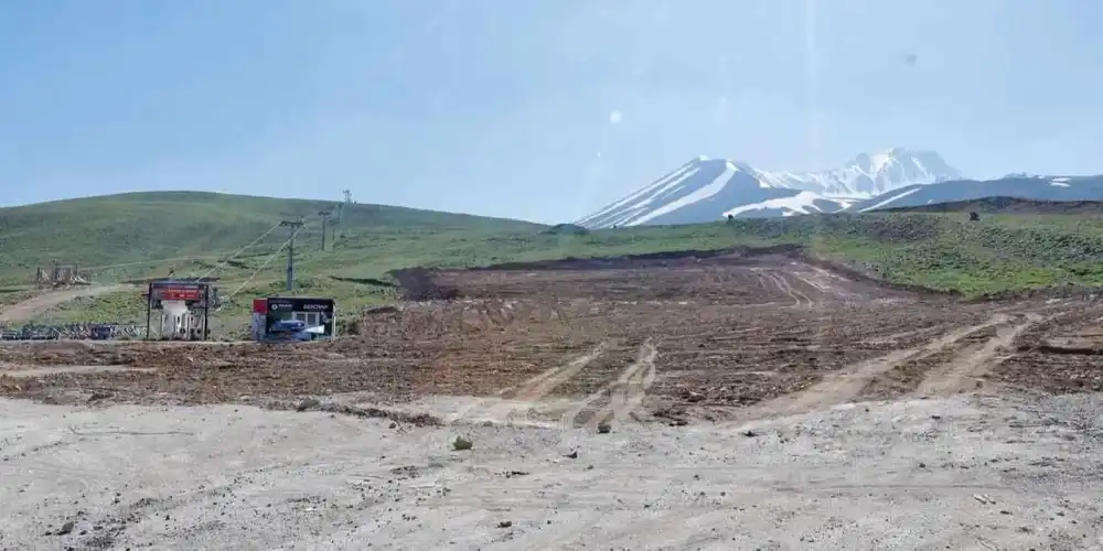 Erciyes Kayak Merkezi'nde kış sezonu hazırlıkları sürüyor