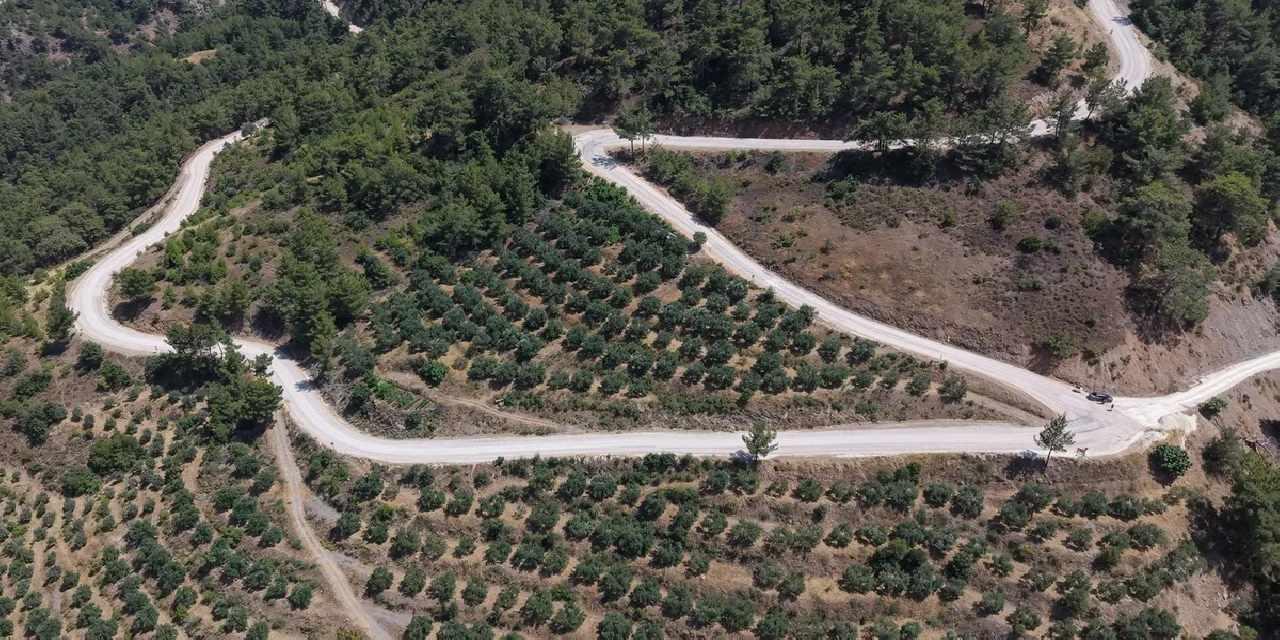Mersin Büyükşehir Silifke’de son stabilize yolu asfaltladı