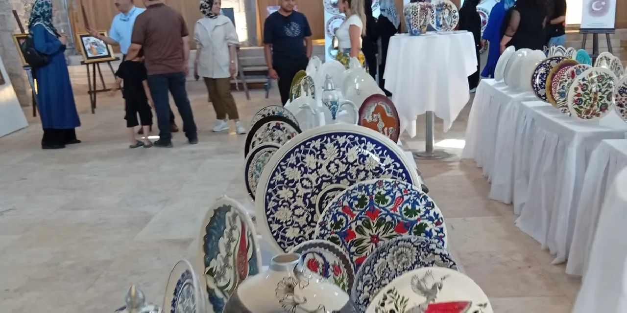 Şehit yakınları ile gazilerden çini ve grafik sergisi