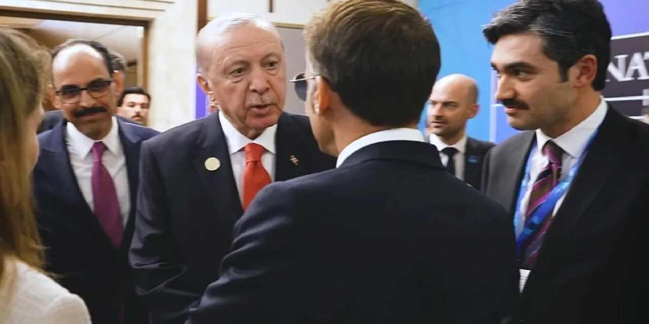 Fransa Cumhurbaşkanı Macron'dan mevkidaş paylaşımı