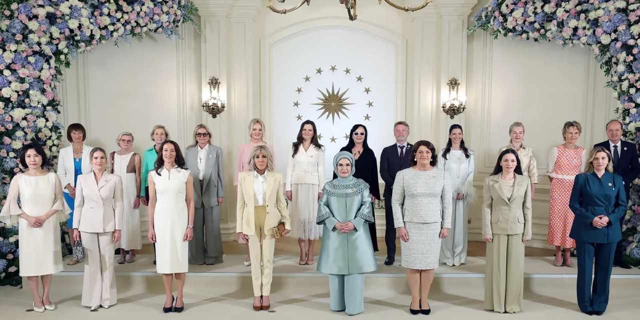 Emine Erdoğan’dan lider eşleriyle dijital güvenlik buluşması