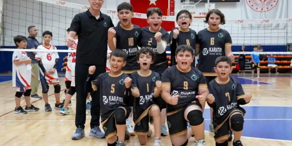 Konya Karatay’ın minik efeleri namağlup şampiyon