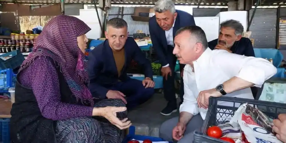 Başkan Büyükakın Kandıra’da vatandaşlarla buluştu