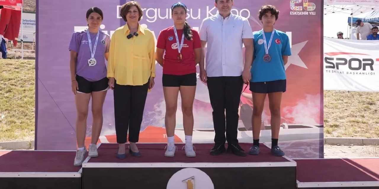 Eskişehir’de Durgunsu Kano Türkiye Kupası nefes kesti
