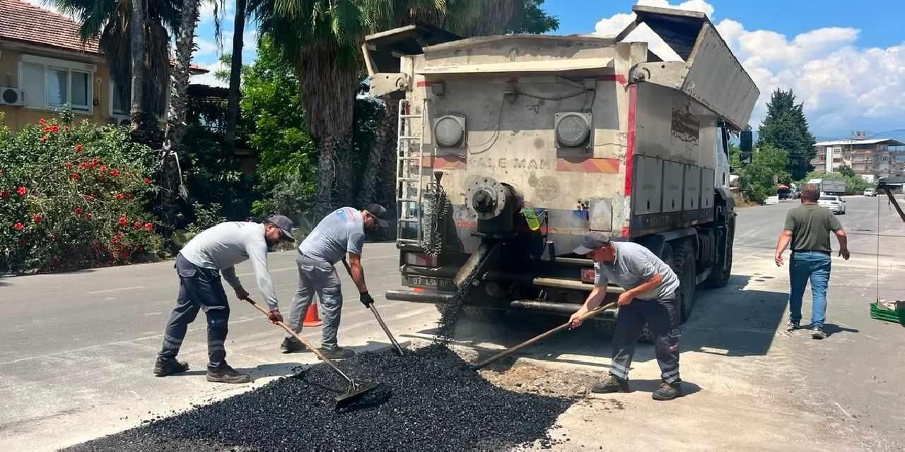 Antalya Finike’de yollar yenileniyor